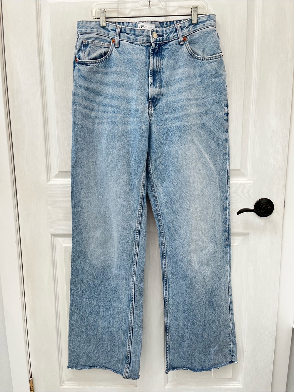 Zara Light Wash High-Rise Wide Leg Jeans Tall 12 100% Cotton Raw Hem Streetwear